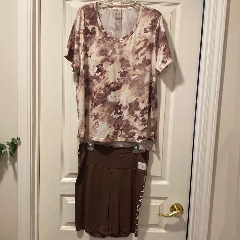 Danskin L Blush/Brown Marbled Short Sleeve Top & Shorts Sleepwear Set